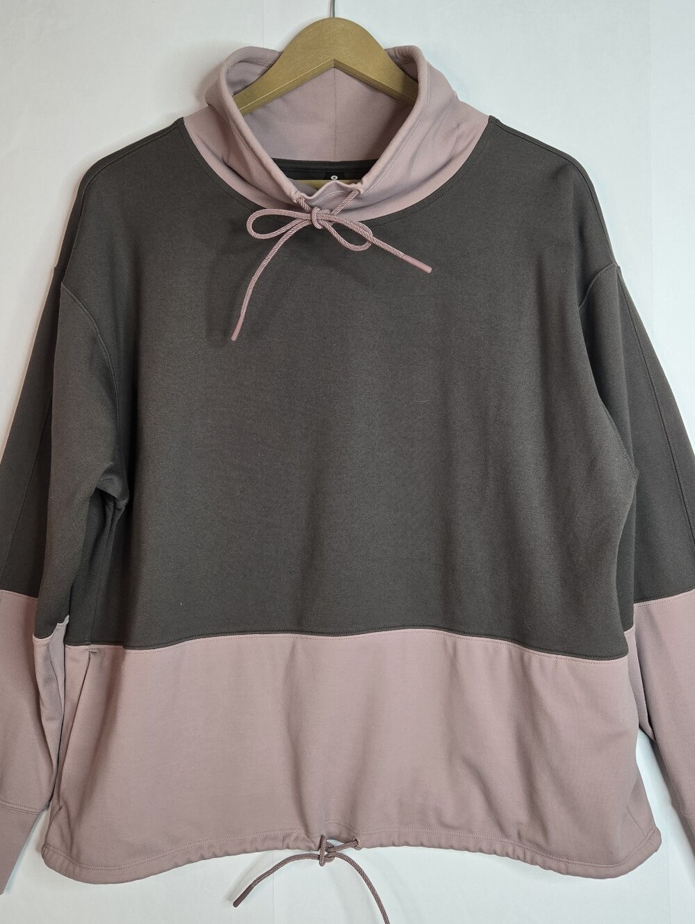 ATHLETA Woman Size Colorblock Taupe/Lilac L/Sl Pullover Top